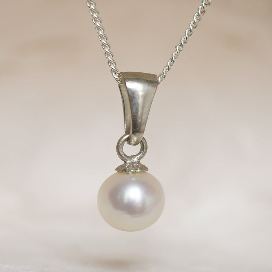 Fresh water pearl pendant