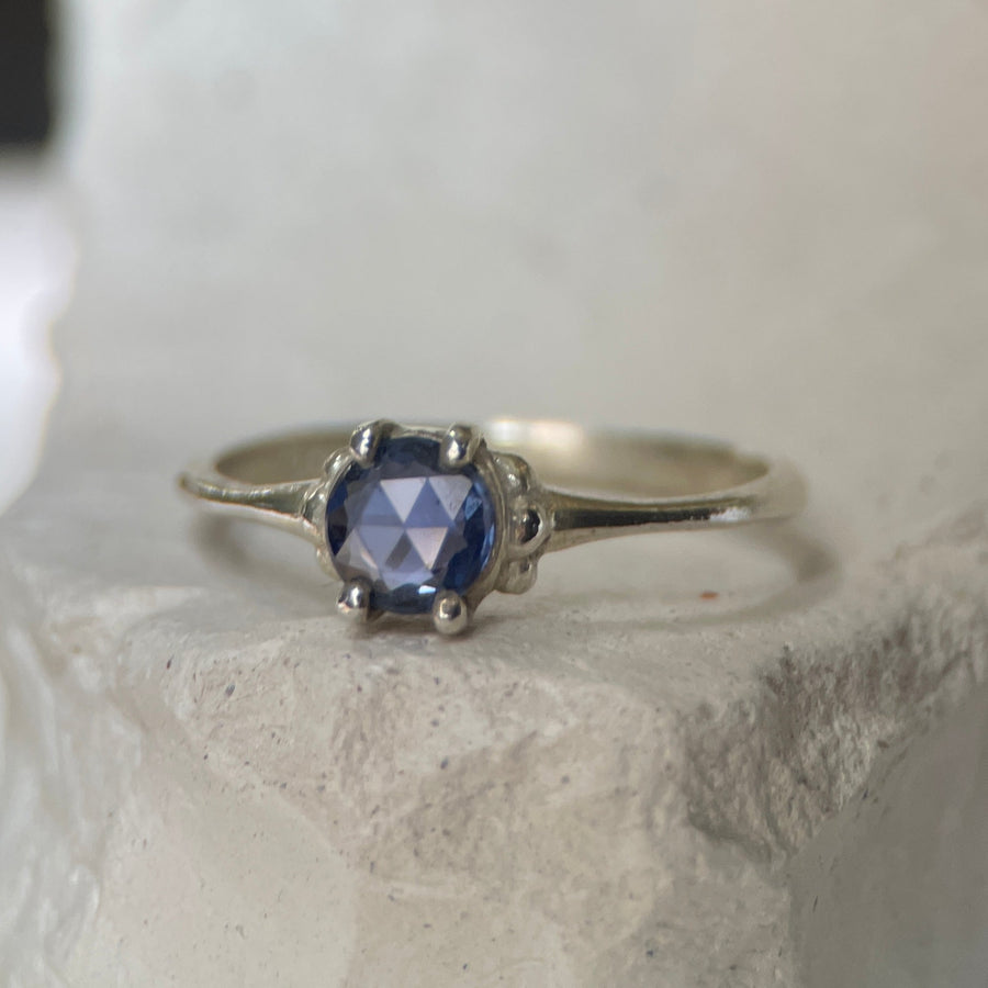 Magic Flower II Sapphire