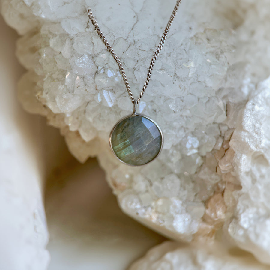 Round Labradorite pendant