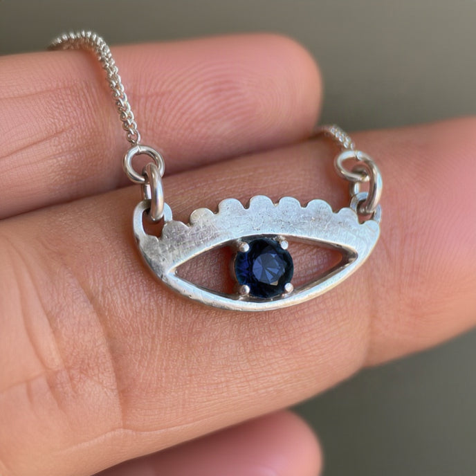MAGIC EYE sapphire
